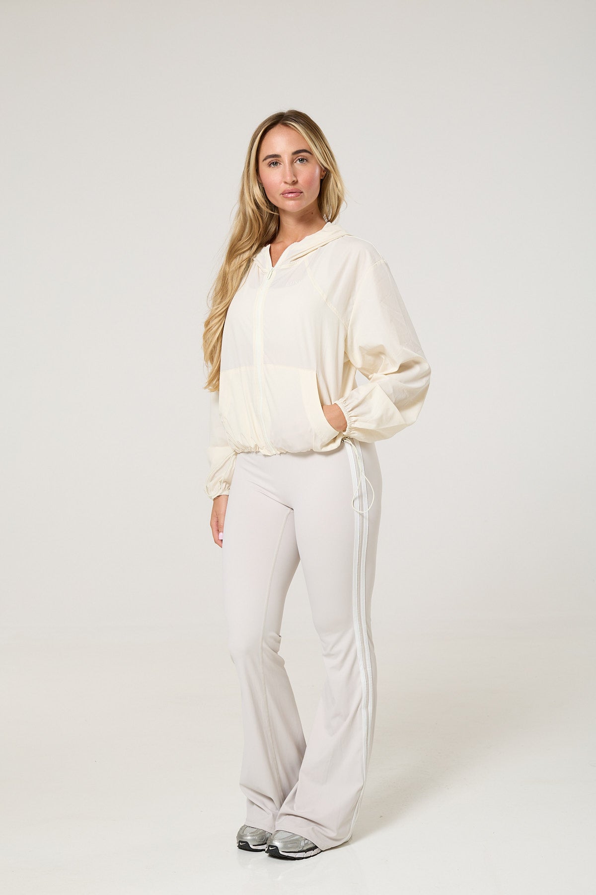 Nylon full zip wind breaker