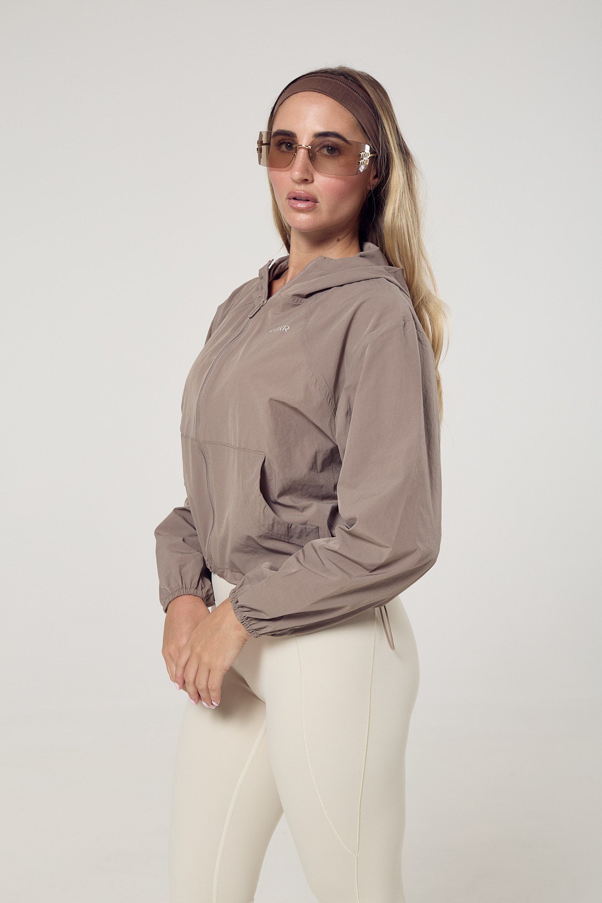 Nylon full zip wind breaker